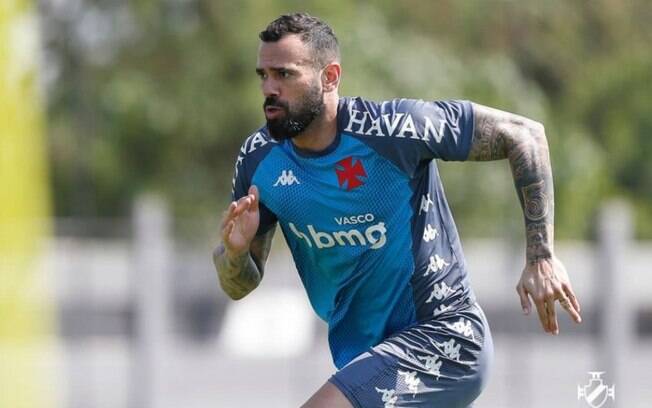 Carlos Brazil afirma que Leandro Castan está próximo de deixar o Vasco: 'Desgaste natural'