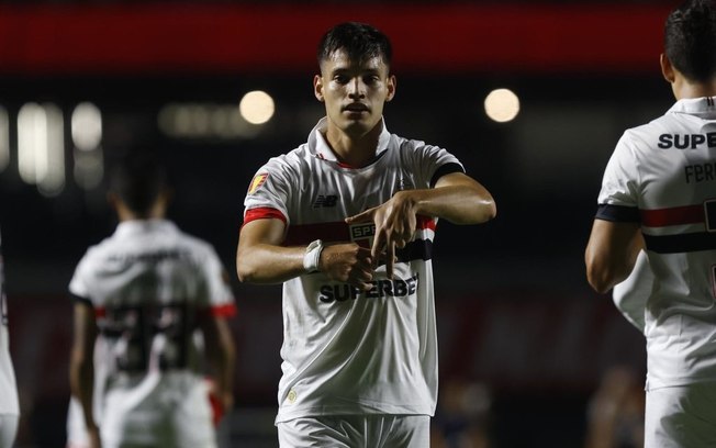 “Temos elenco para muito mais”, afirma Bobadilla após vitória do São Paulo por 3 a 0