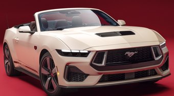 Ford Mustang recebe kit comemorativo de aniversário 