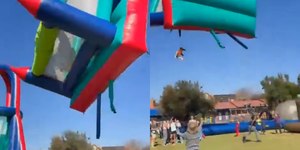 Crianças são arremessadas de castelo inflável em festa escolar