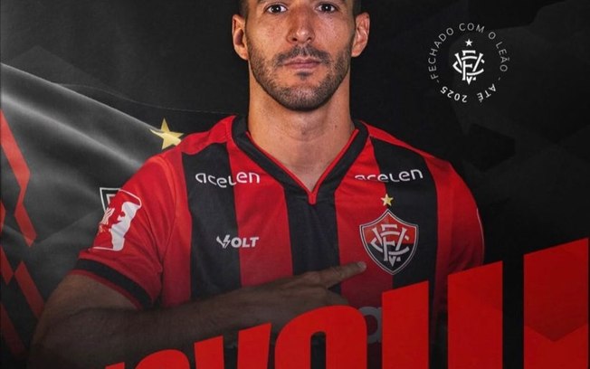 Vitória anuncia renovação com o lateral-direito Raul Cáceres