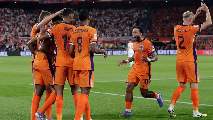 Atuação de Memphis Depay gera críticas de torcedores da Holanda