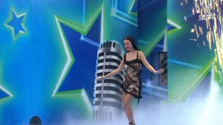 Katy Perry visita o Estrelas da Casa Katy Perry visita o Estrelas da Casa