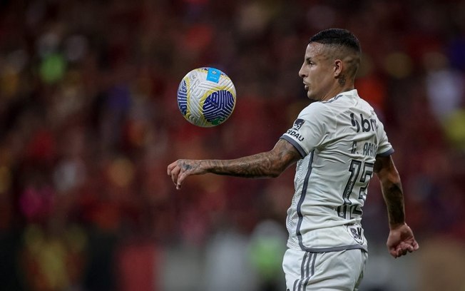 ‘Não pode ter essa postura que a gente teve hoje’, diz Guilherme Arana após derrota do Atlético-MG na Copa do Brasil