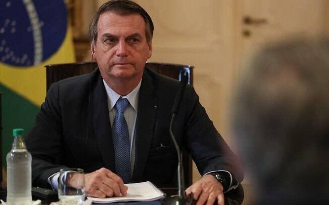 Bolsonaro quer ser acompanhado sem que deputados percam mandatos
