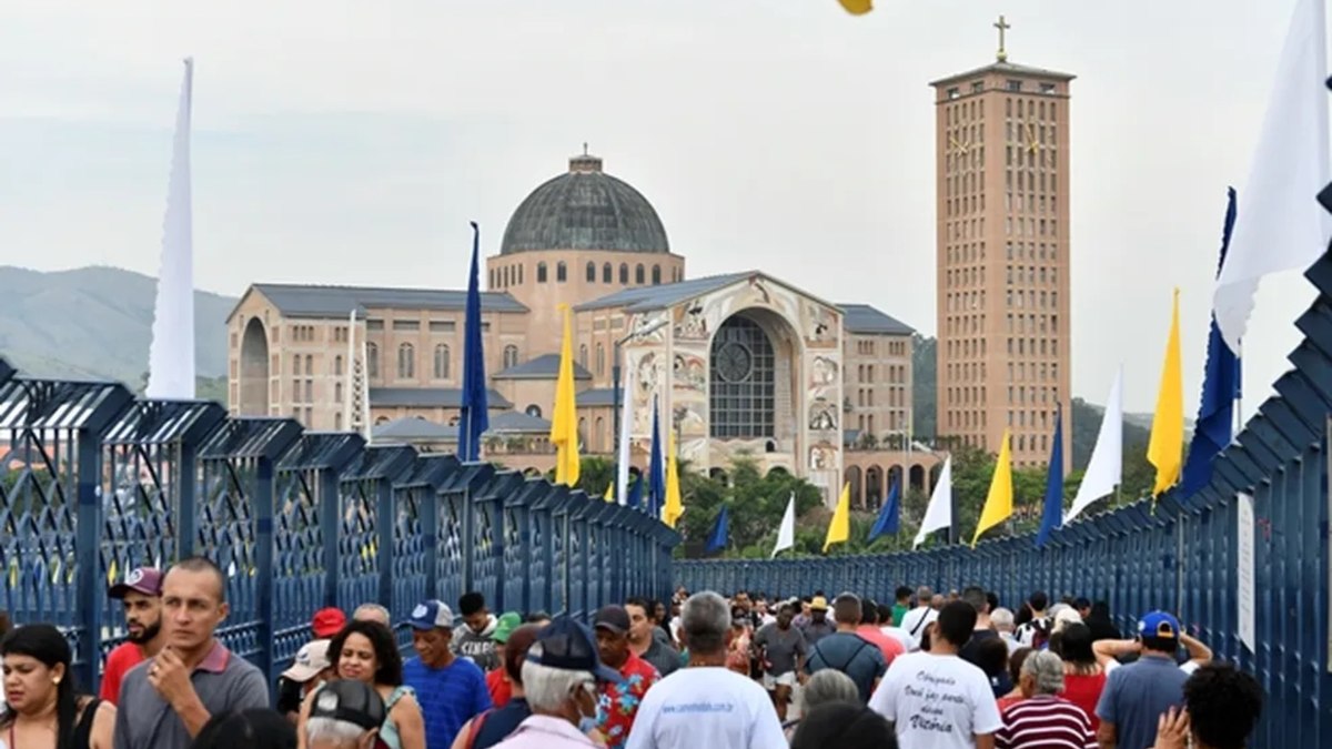 Taxa em Aparecida pode mudar rotina de romeiros e hotéis Taxa em Aparecida pode mudar rotina de romeiros e hotéis