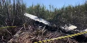 Avião monomotor cai no interior de SP e piloto morre carbonizado