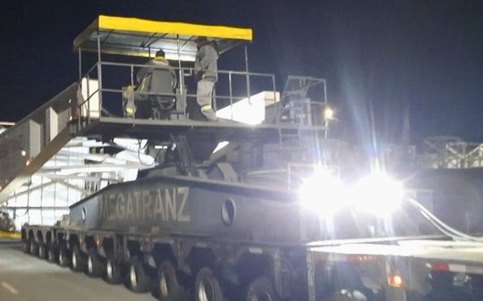 Veja como foi o 1º transporte da carga gigante de MG para o RJ