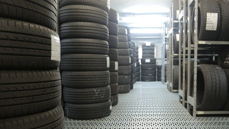 Pneus baratos na Amazon ganham força entre motoristas