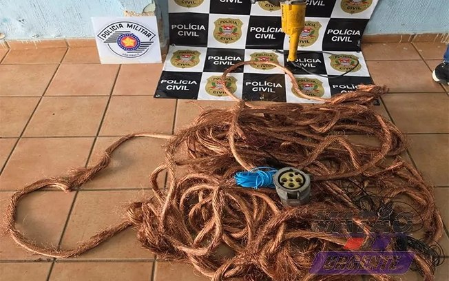 Polícia prende sete em ferro velho clandestino