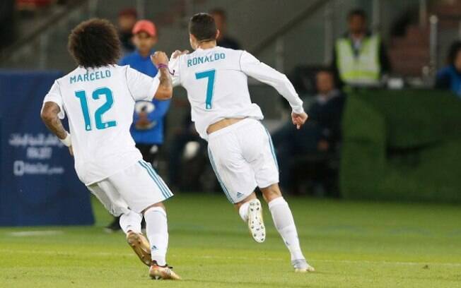 Festa de Cristiano Ronaldo ao lado de Marcelo depois de marcar gol para o Real Madrid na final do Mundial de Clubes da Fifa
