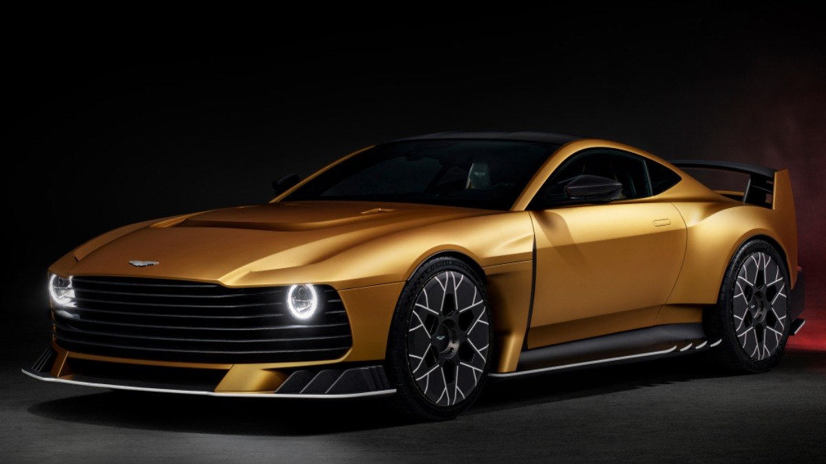 Aston Martin Valiant ganha visual mais agressivo e não economiza na fibra de carbono