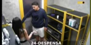 BBB 26: cena polêmica de Pedro tentando beijar Jordana viraliza