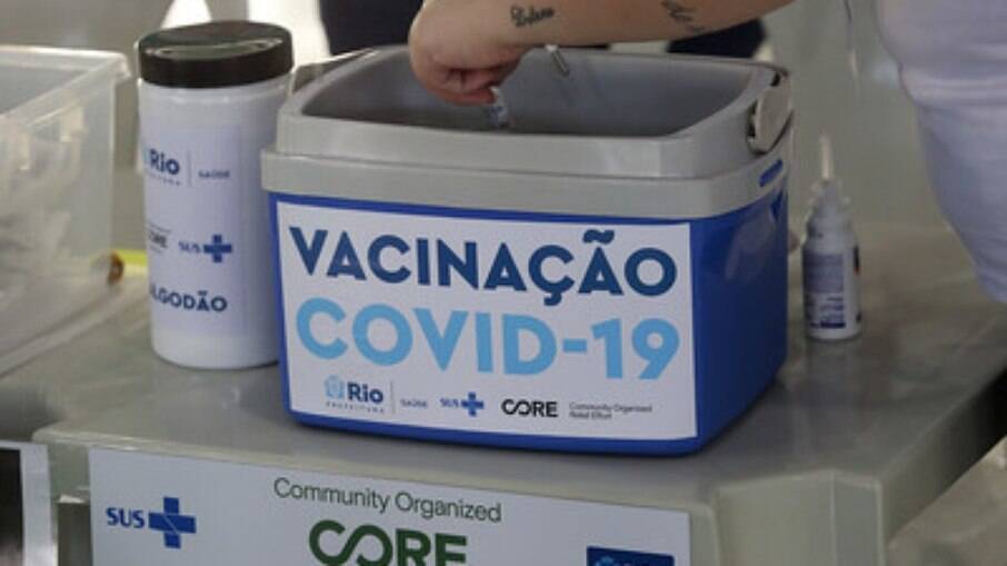 Posto de vacinação contra covid-19 no Rio de Janeiro