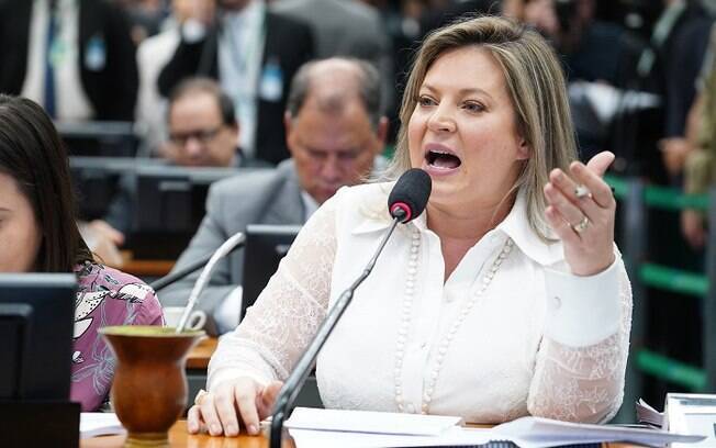 Joice Hasselmann rompeu com o governo após crise de Bolsonaro com o PSL