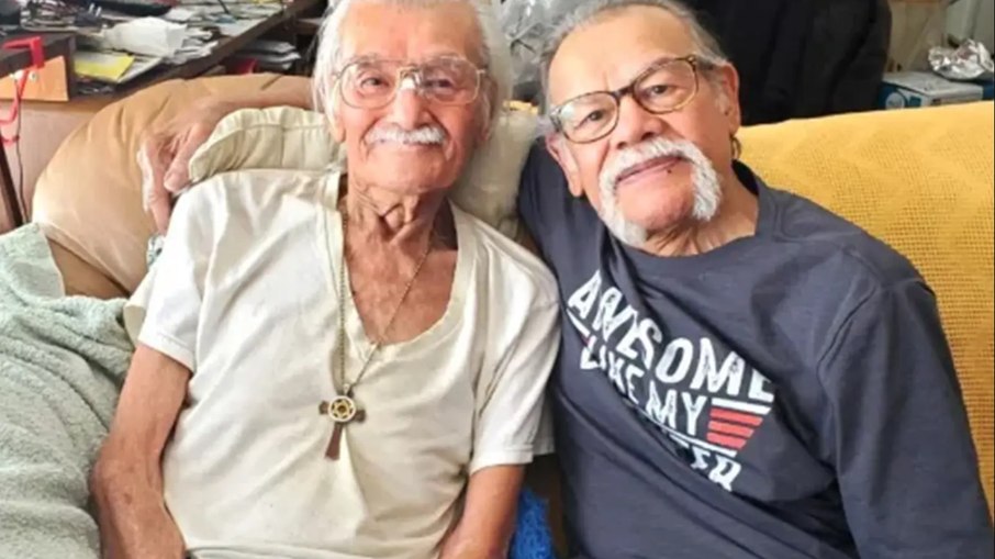 Luis (direita) junto do seu irmão mais velho Roger (esquerda) depois de 73 anos