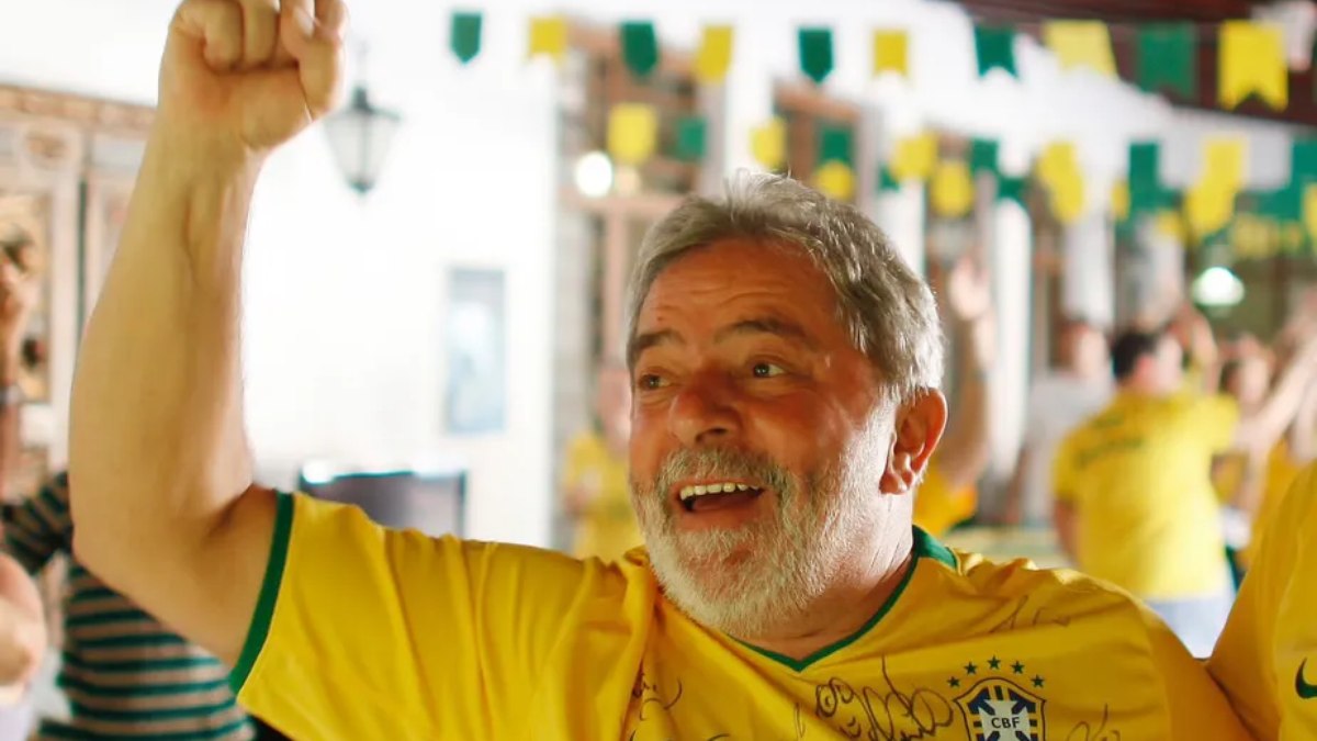 Lula devine le score et pense aux adversaires du Brésil