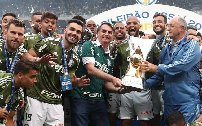 Palmeirense, presidente Jair Bolsonaro participou de festa no campeão brasileiro de 2018