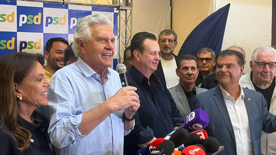 Ronaldo Caiado discursa em convenção do PSD, ao lado do seu vice Kassab Ronaldo Caiado discursa em convenção do PSD, ao lado do seu vice Kassab