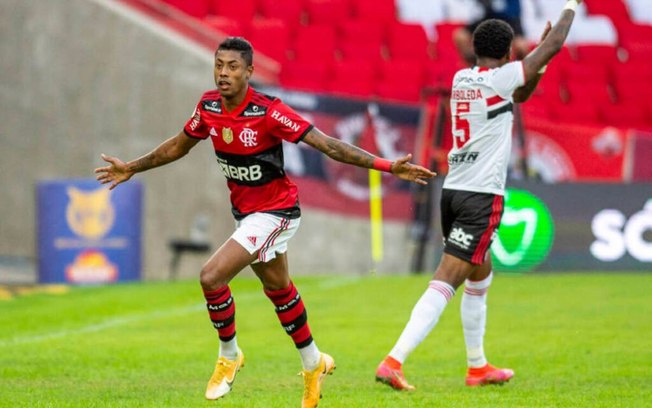 Flamengo e São Paulo medem forças no Maracanã