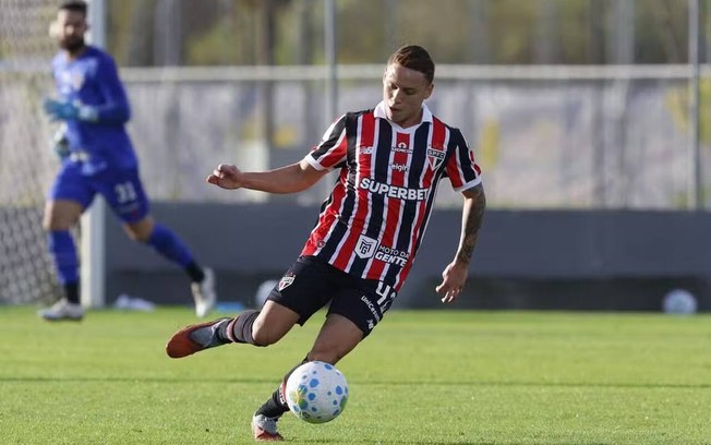 Maik vai atuar no futebol eslovaco Maik vai atuar no futebol eslovaco