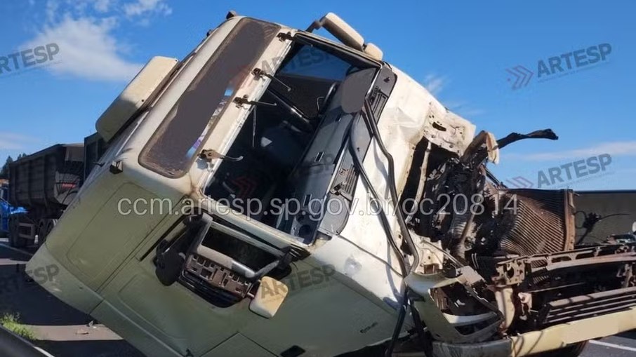 Grave acidente matou uma pessoa na SP-310, em Itirapina Grave acidente matou uma pessoa na SP-310, em Itirapina