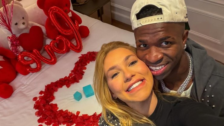 Vini Jr. assume romance com Virginia Fonseca em Madri