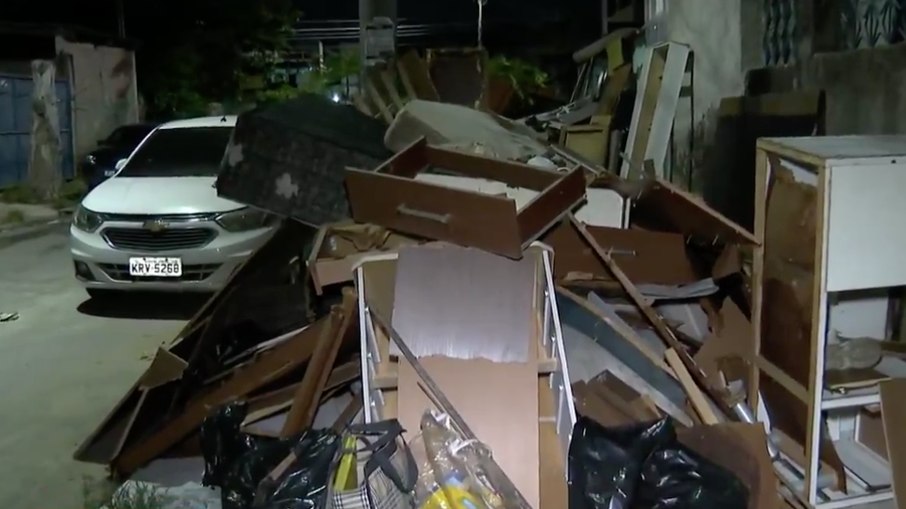 Moradores tiveram casas destruídas pelas chuvas na Zona Norte do Rio de Janeiro
