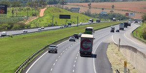 Asfalto-borracha renova 316 km da Anhanguera-Bandeirantes