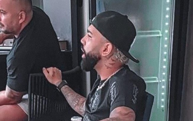 Gabigol com camisa do Corinthians