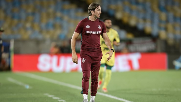 Zubeld%C3%ADa%20sofre%20ataque%20de%20torcedores%20do%20Fluminense%20