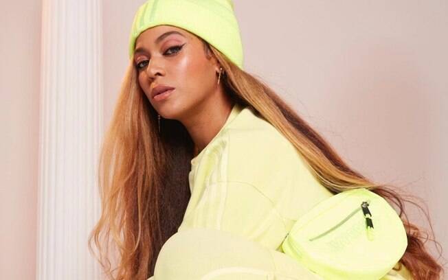 Beyoncé usando algumas peças da sua nova coleção