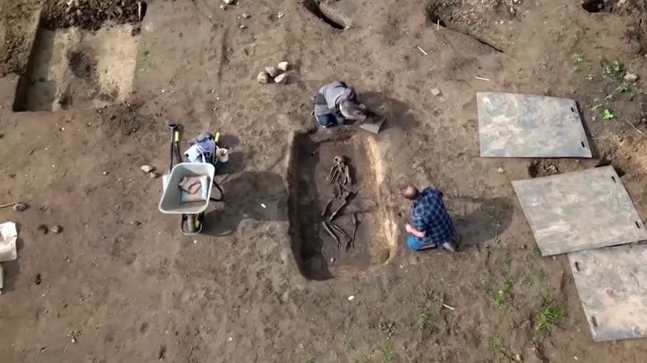 Tesouro viking de mil anos surge na Alemanha e intriga arqueólogos Tesouro viking de mil anos surge na Alemanha e intriga arqueólogos
