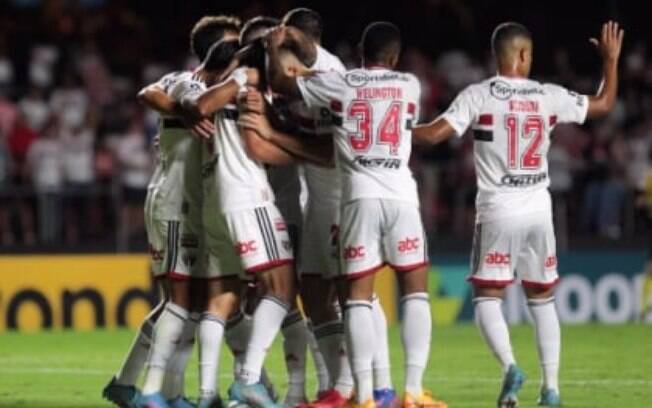 Toca nele! Com três gols de Calleri, São Paulo goleia o Athletico-PR na estreia no Brasileirão