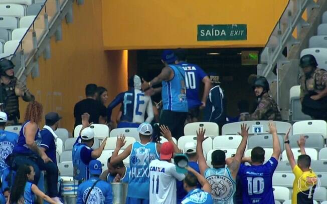 Torcedores do Cruzeiro vandalizaram o Mineirão