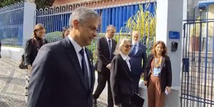 Cármen Lúcia é aplaudida por eleitores ao votar em Belo Horizonte
