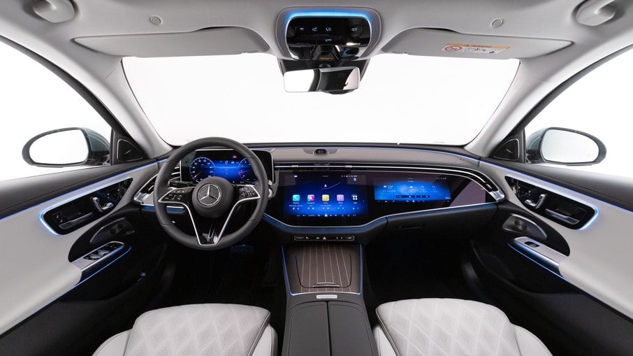 Interior traz mesmo desenho de outros carros da marca, mas o Superscreen é destaque