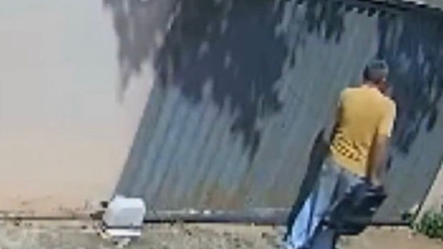 Imagens registradas por câmera de segurança Imagens registradas por câmera de segurança