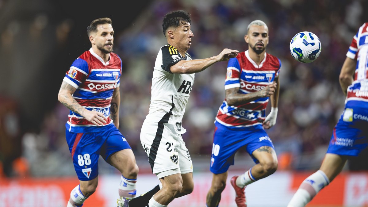 Fortaleza bate Atlético-MG, encosta no Internacional e agita luta contra o Z4 Fortaleza bate Atlético-MG, encosta no Internacional e agita luta contra o Z4