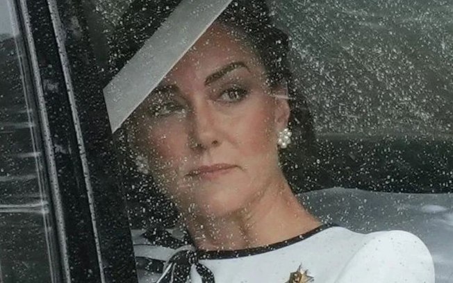 Kate Middleton faz 1ª aparição pública após diagnóstico de câncer