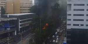 Ônibus pega fogo na avenida Rebouças e causa atrasos em São Paulo