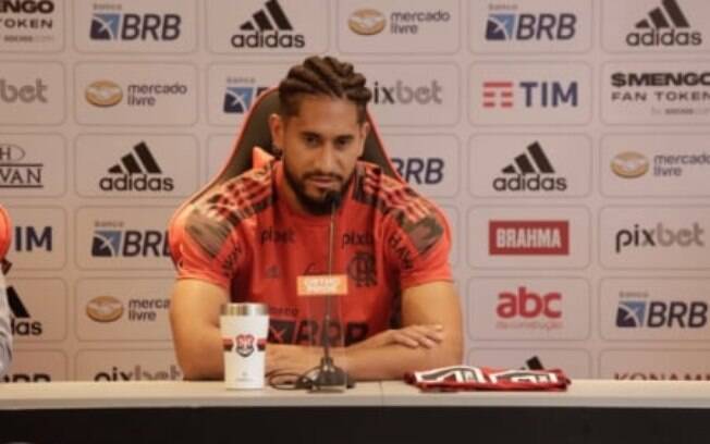 VÍDEO: Pablo, reforço do Flamengo, fala sobre saída da Rússia em meio à guerra