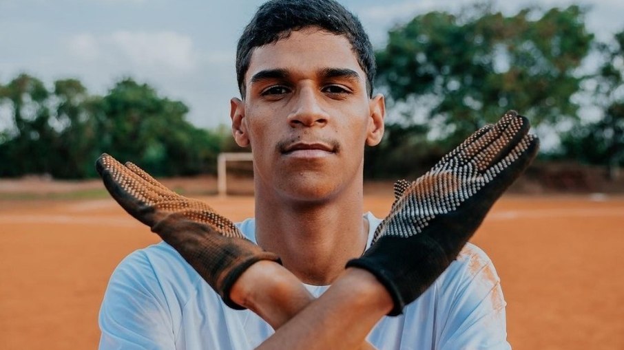 Luva de Pedreiro diz que vai ser pai: 'Cristiano Ronaldo Jr. vem aí'