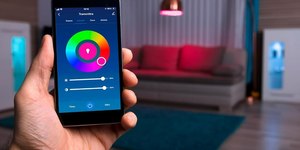 Lâmpadas Alexa duram anos: veja se valem a pena