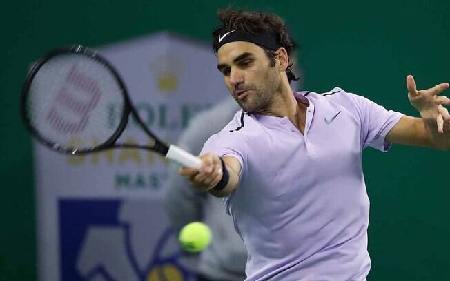 Roger Federer em ação na final do Masters 1000 de Xangai