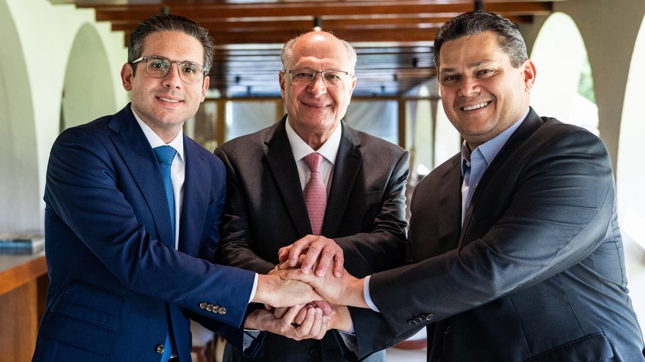 Após a reunião, os presidentes das Casas Legislativas e Alckmin pregaram a unidade nacional e a defesa dos interesses brasileiros Após a reunião, os presidentes das Casas Legislativas e Alckmin pregaram a unidade nacional e a defesa dos interesses brasileiros
