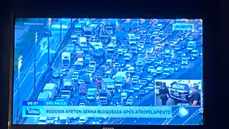 Rodovia Ayrton Senna bloqueada Rodovia Ayrton Senna bloqueada