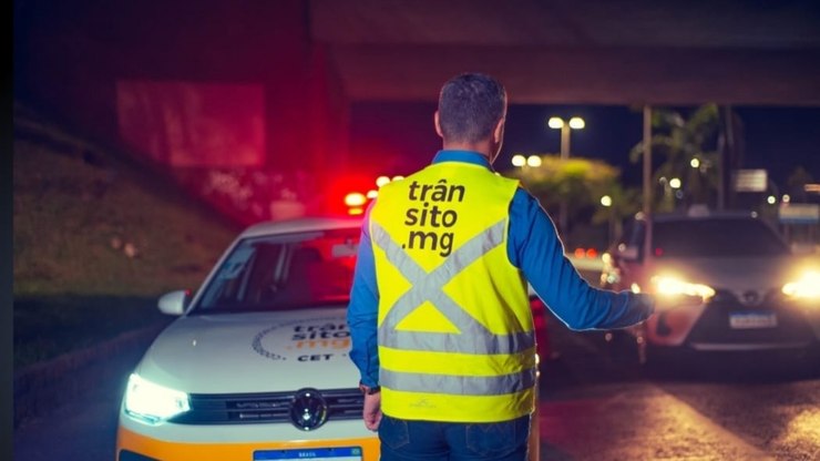 Motoristas poderão quitar débitos via Pix em blitz em MG