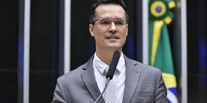 TRE-PR mantém Deltan Dallagnol na disputa ao Senado