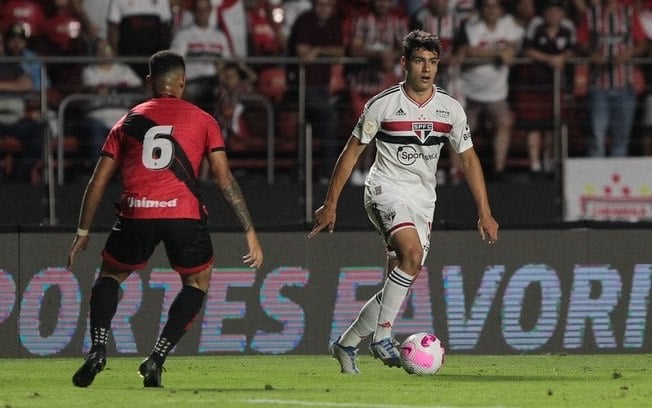 Moreira se machucou antes mesmo do clássico com o Santos